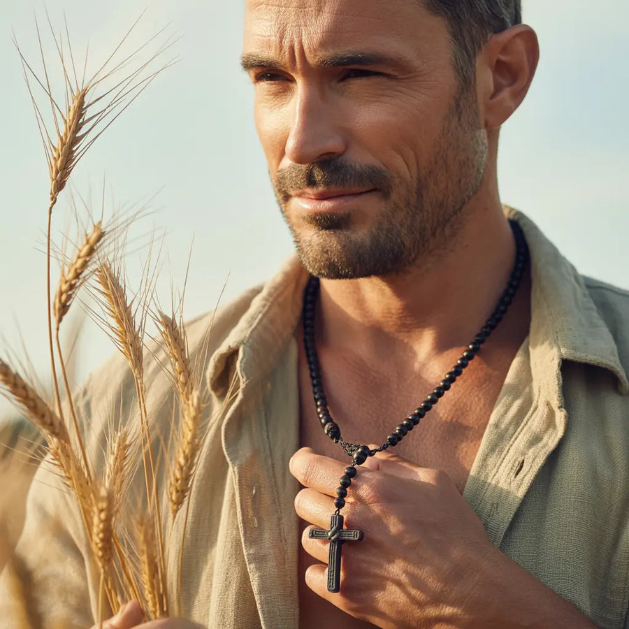 How to Choose a Rosary for Men: Materials, Size and Meaning