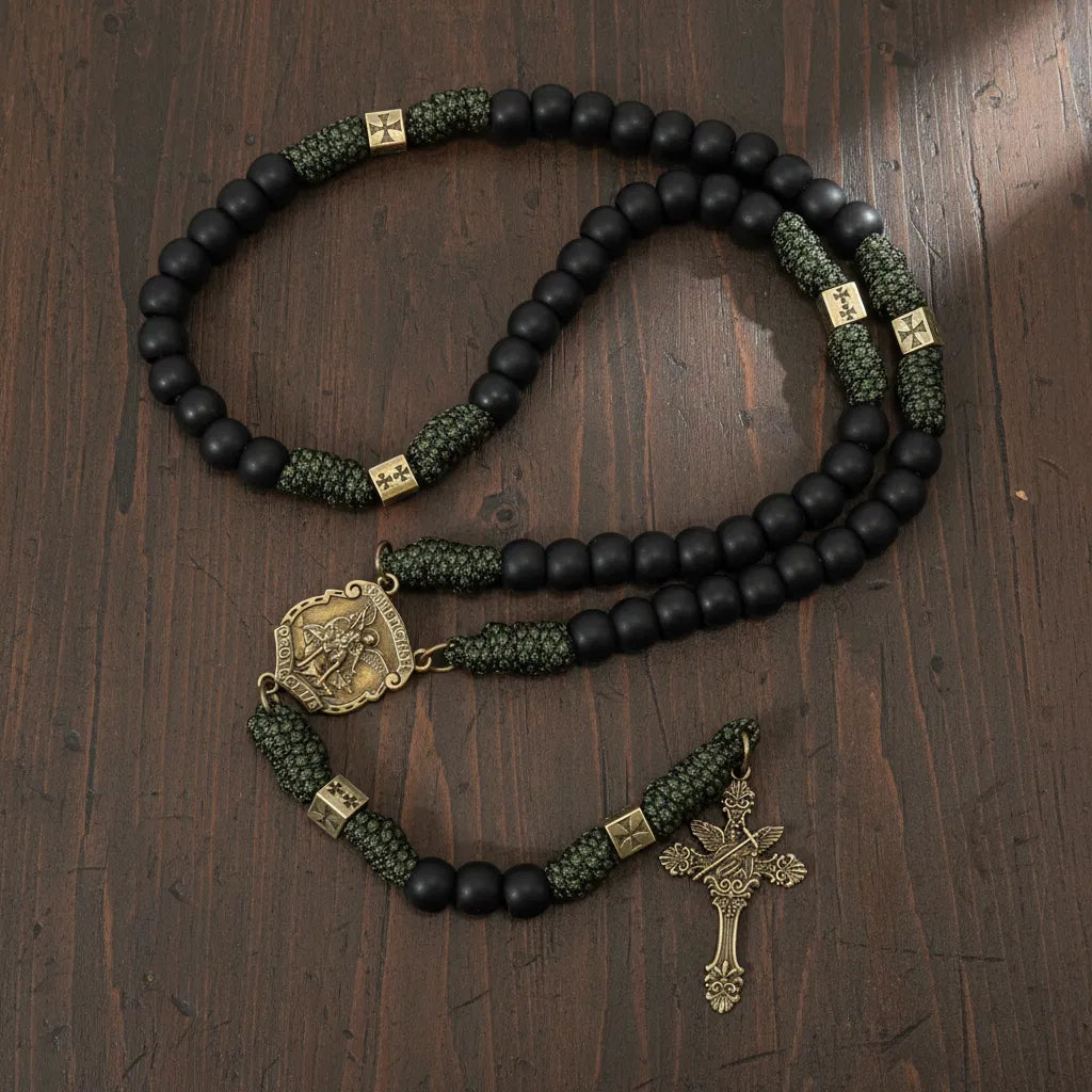 Robuste Paracord-Rosenkranzkette aus Antik-Bronze-Metall, mattschwarz, Gebetsperlen mit Heiligenmedaille und Kruzifix-Kreuz